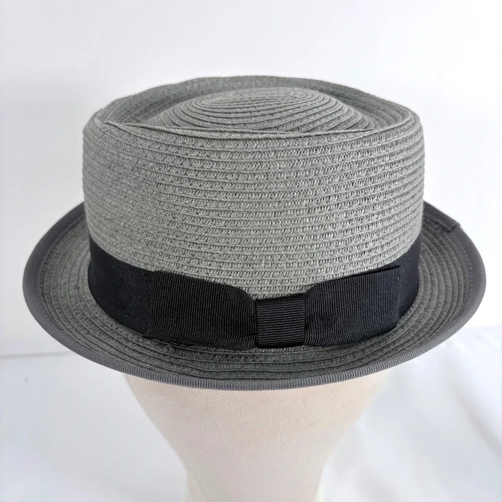 Broner Pork Pie Hat Grey Straw Stingy Brim Black Ribbon Band RN41517 Mens S/M